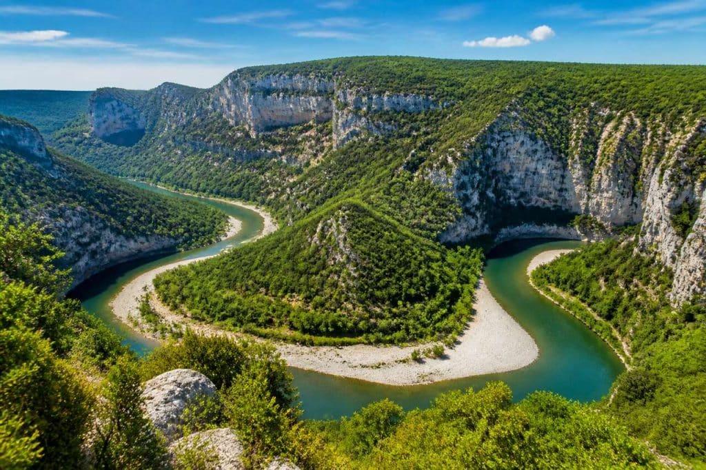 Les gorges de l'Ardèche : guide complet pour les découvrir