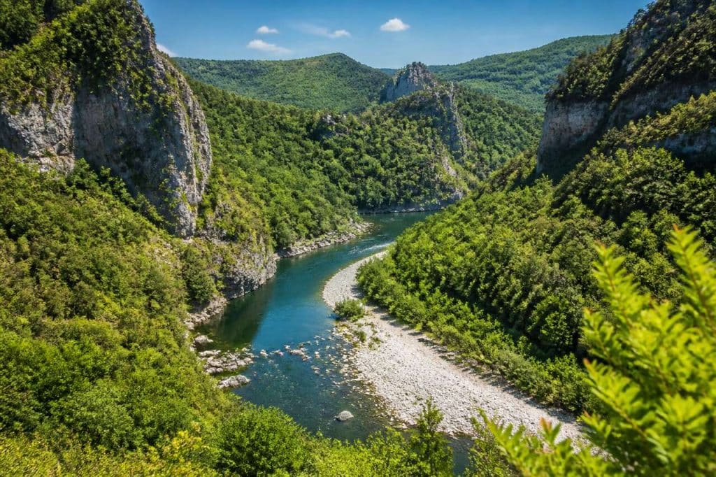 Gorges du Doux en Ardèche : un site naturel incontournable à découvrir