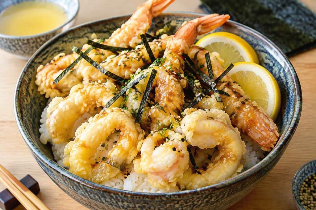 Recette du bol de tempura de la mer, riz blanc et sauce citronnée